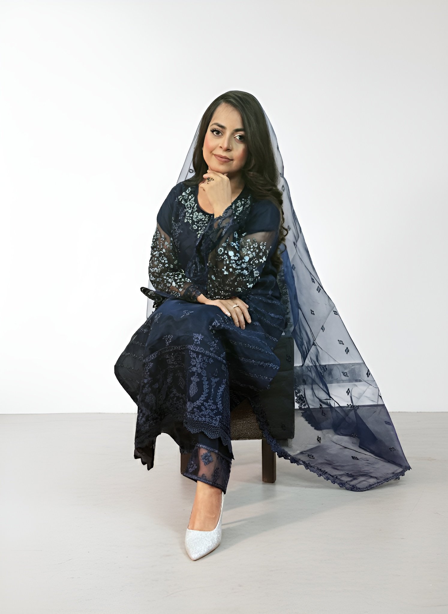 BLUE DRESS WHITE EMBROIDERY - Image 3