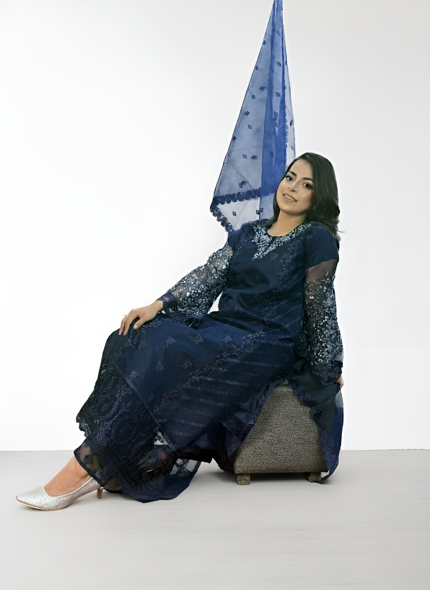 BLUE DRESS WHITE EMBROIDERY - Image 4